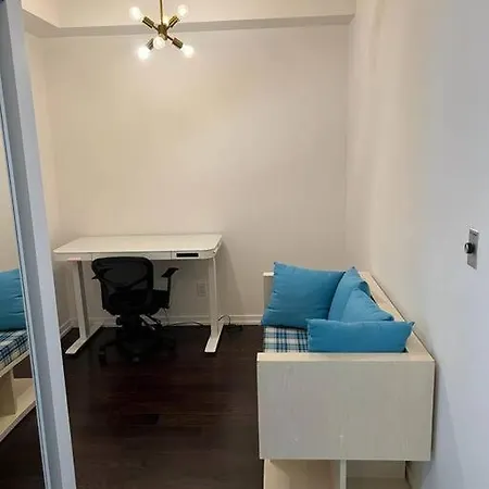 2-Bdrm And 1 Den 3 Bed Condo With 2 Bath - Walking Distance To Scotiabank Arena, Cn Tower, Union Station, Ripleys With Free Parking Toronto Extérieur photo